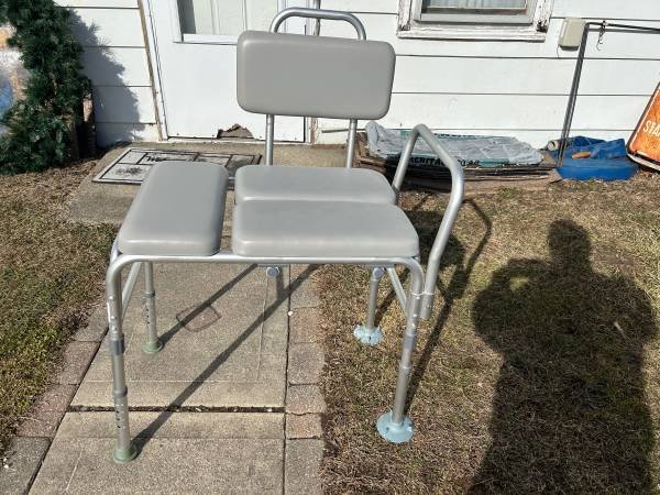 Shower bench with adjustable back rest and padded arms photo 1
