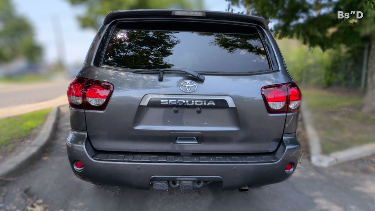 USD 36995,  Toyota Sequoia,  2021,  Automatic,  62000 KM,    Platinum – 62K Miles | $36,995 photo 5