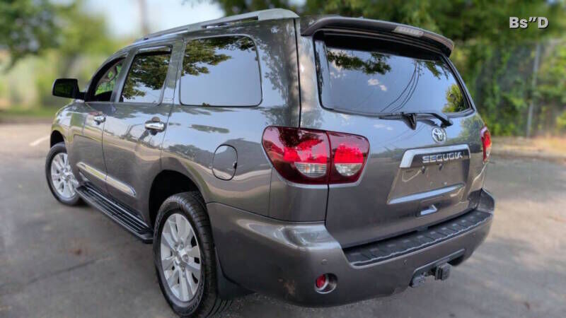 USD 36995,  2021 Toyota Sequoia Platinum,  2021,  Automatic,  62000 KM,   4x2 photo 4