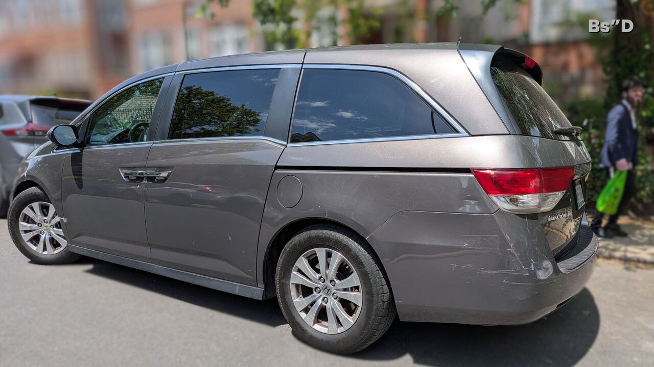 USD 11500,  Honda Odyssey EX – 101K Miles | $11,500,  2016,  Automatic,  101000 KM,   | $11,500 photo 4