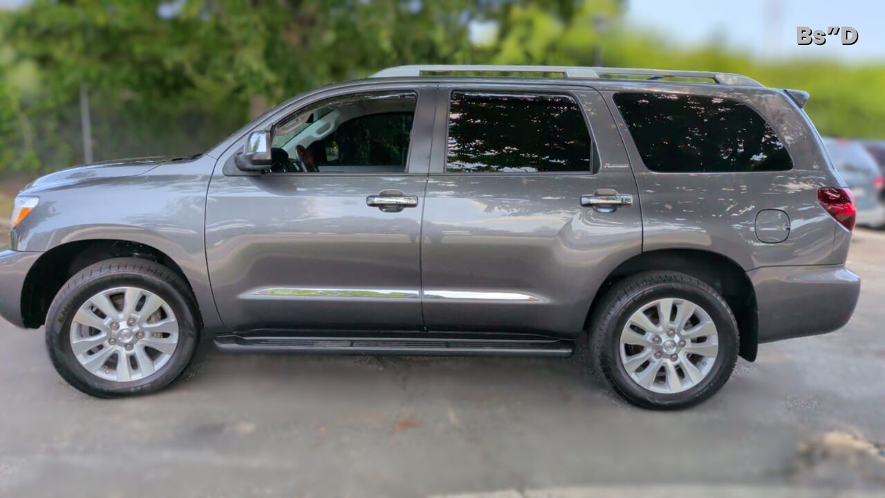USD 36995,  Toyota Sequoia,  2021,  Automatic,  62000 KM,    Platinum – 62K Miles | $36,995 photo 4