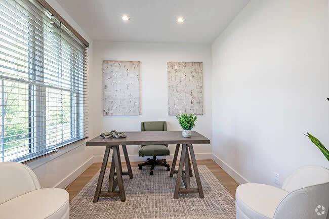 USD 1200/month,  Furnished,  2 BR,  842 Sq. Meter,  Apartment For Rent photo 2