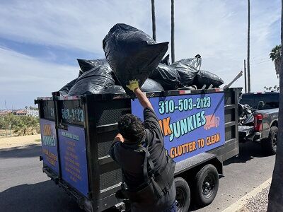 Junk Junkies photo 2