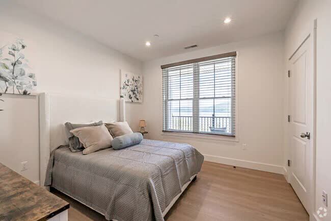 USD 1200/month,  Furnished,  2 BR,  842 Sq. Meter,  Apartment For Rent photo 4