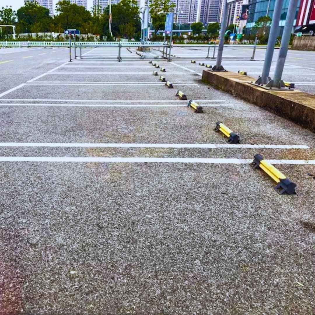 Professional Asphalt Parking Lot Paving In Columbus, OH photo 1