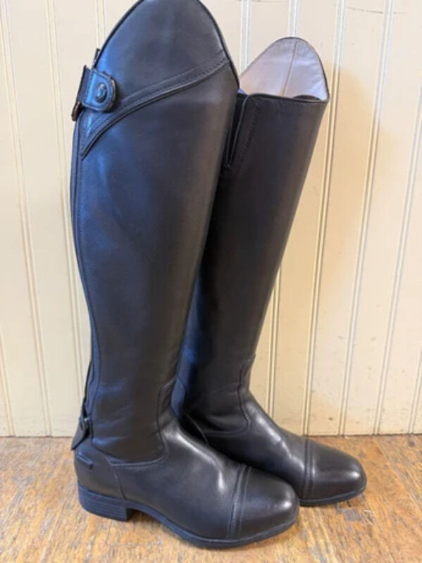 English Riding Apparel – Show Coats, Boots & More photo 1