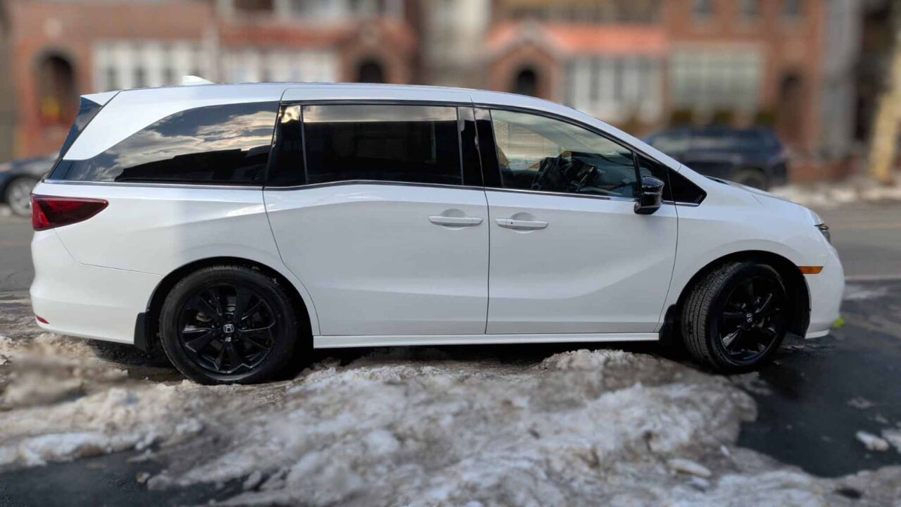 USD 27270,  Honda Odyssey Sport-L,  2023,  Automatic,  47000 KM,    |47k Miles | $27,270 photo 5